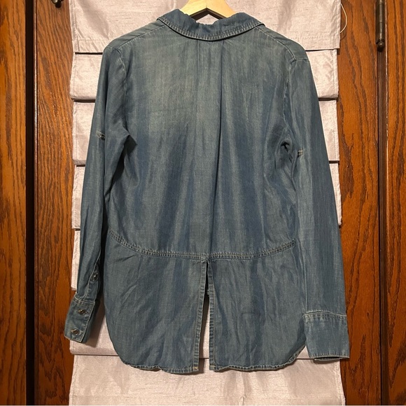 Anthropologie Cloth & Stone Women's Split Back Chambray Top Size‎ S Button Up - Picture 6 of 10